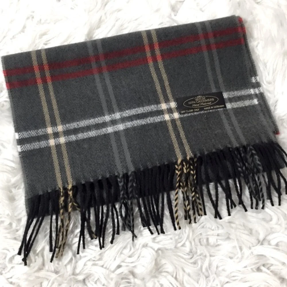 100% CASHMERE plaid fringed Made in Germany NWOT unisex